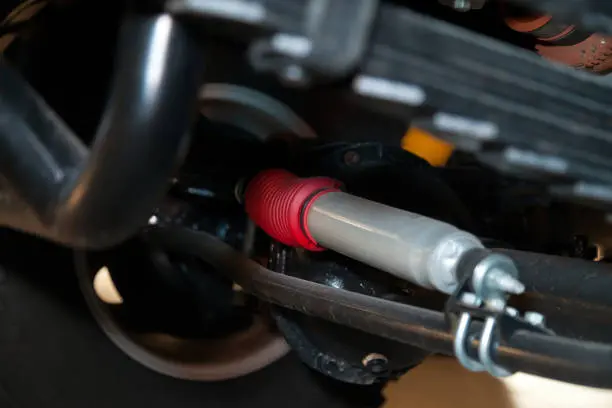 D'athraigh tú an Bushings ... Mar sin, Cén fáth an Clunk? 5 Botúin Suiteála Beagnach